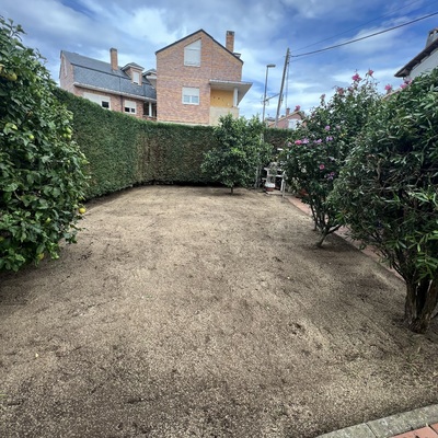 Rotavateado y resiembra de jardin