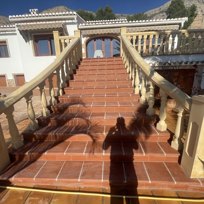 escalera y palostradas