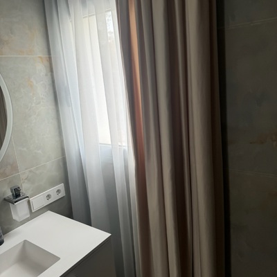 Reforma de baño en Alicante – acabado moderno con lavabo