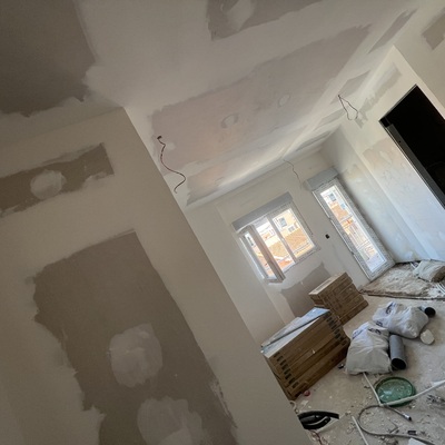 Pladur alisado y pintura