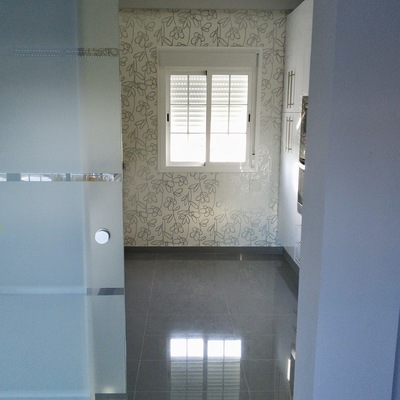 COCINA CON PUERTA CRISTAL
