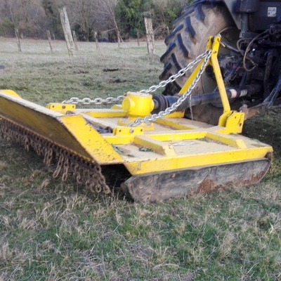Desbroce tractor