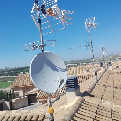 instalación de antena parabólica y antena terrestre