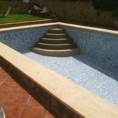 Escalera piscina