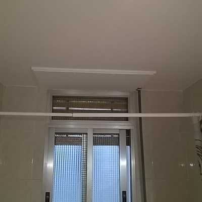 Pintado del techo afectado por humedad
