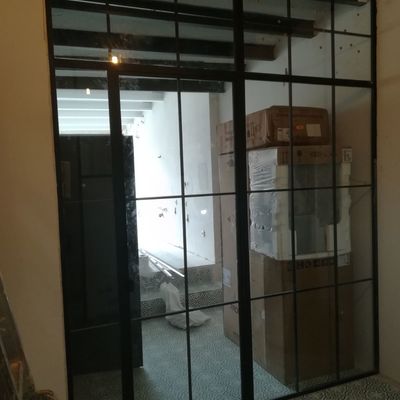 Tabique separatorio más puerta