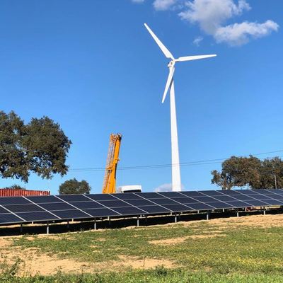 Instalación híbrida Solar + eólica