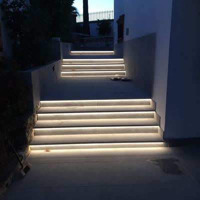 Led en escaleras