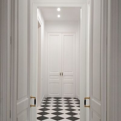 Puertas lacadas.