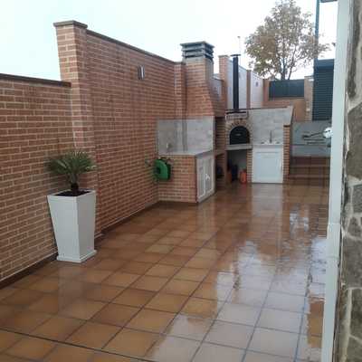 Barbacoa y horno de obra
