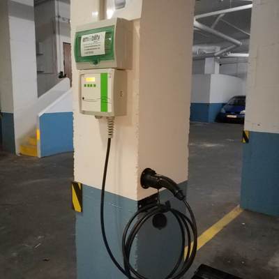 Instalación de estación de recarga de vehículos eléctricos en comunidad de vecinos