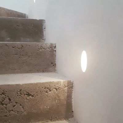 Detalle de luminaria empotrada