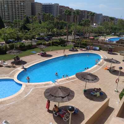 Piscina y zonas comunes