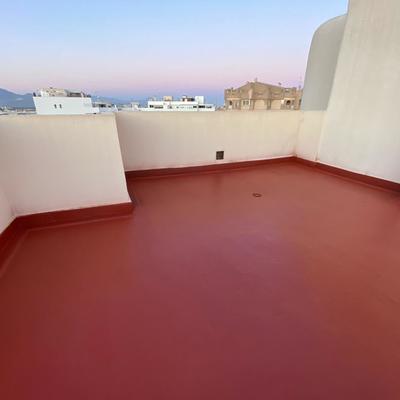Terraza con revestimiento de caucho.