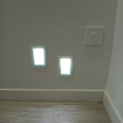APLIQUE EMPOTRADO EN PARED