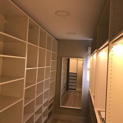 Vestidor y armario