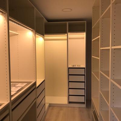 VESTIDOR Y MONTAJES