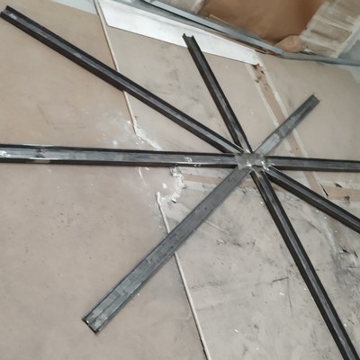 Fabricando con nuestro cerrajero luminaria en forma de asterisco