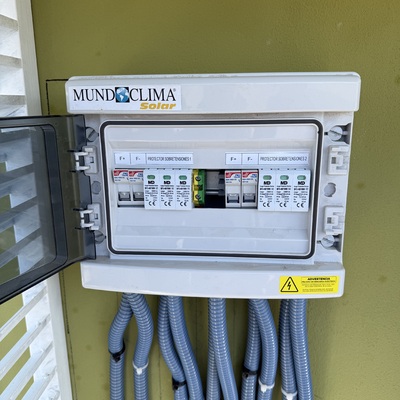 Cuadro fotovoltaico 24w.