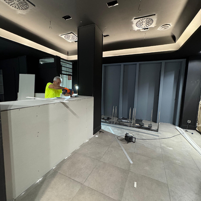 Pintura y pladdur local comercial
