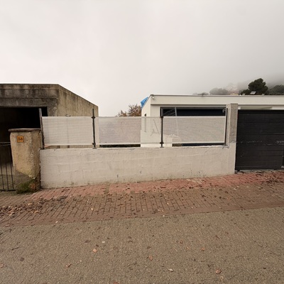Reja de frente de una casa