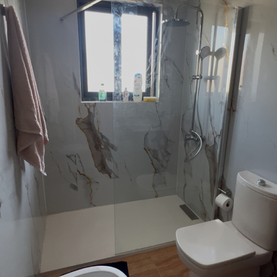 Transformación de bañera a ducha con revestimiento ignífugo e hidrófugo