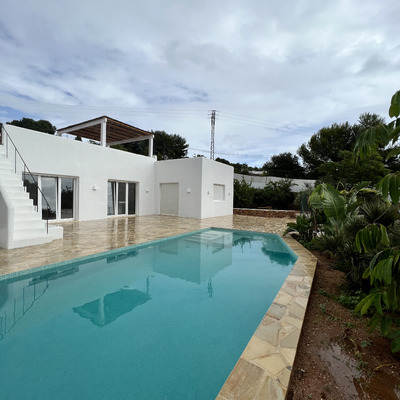 Exterior chalet de lujo de obra nueva