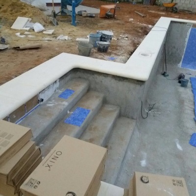 Comienzo alicatado piscina