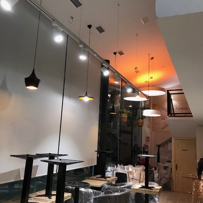 Instalación eléctrica e iluminaria de Local comercial