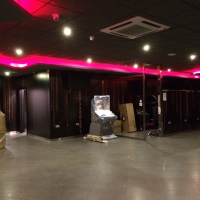 INTERIOR SALÓN DE JUEGOS