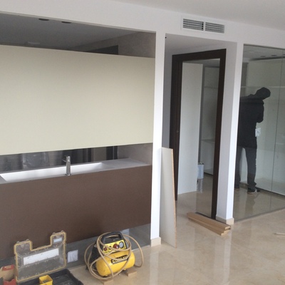 mueble separador baño dormitorio
