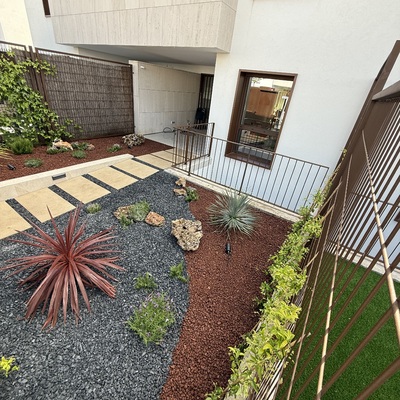 Jardín bajo mantenimiento