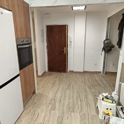 Entrada y cocina casi terminado