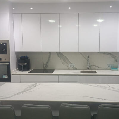 Instalación de encimera de cocina