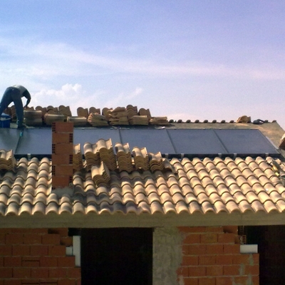 Instalación solar sobre cubierta vivienda unifamiliar