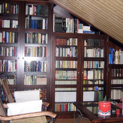 Librería cerrada en ángulo