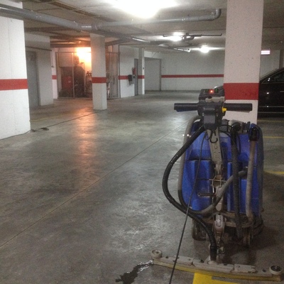 LIMPIEZA DE MANTENIMIENTO DE GARAJE COMUNITARIO