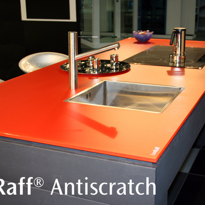 LuxRaff Antiscratch, Vidrio ultra-resistente a rayadas.