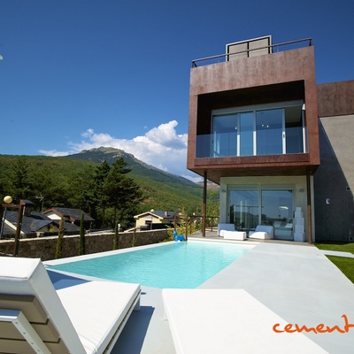 Fachada y Piscina en Microcemento Cement Design