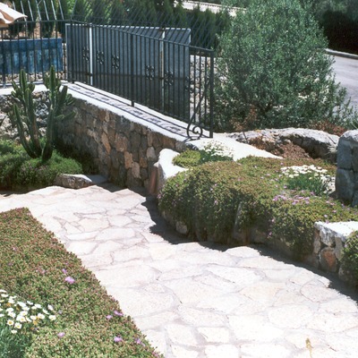 jardin unifamiliar