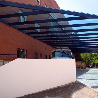 Marquesina en Clínica "San Francisco" en Cáceres.