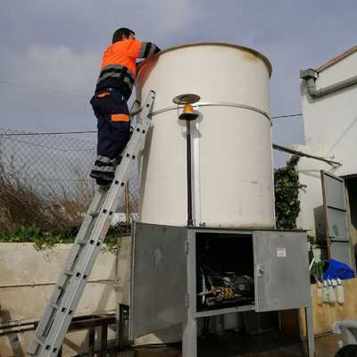 Limpieza y desinfección de un deposito de agua