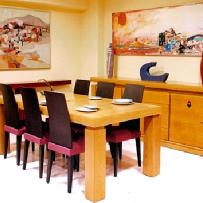 MESA Y APARADOR DE ESTILO CONTEMPORÁNEO