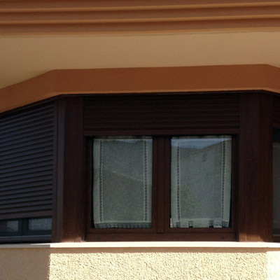 Mirador en PVC - Nogal en Villanueva de Ávila