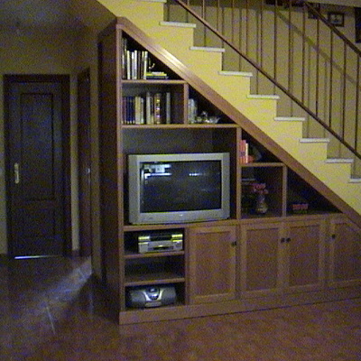 mueble bajo escalera