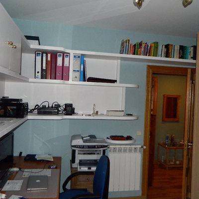 Mueble de escayola lacado en blanco