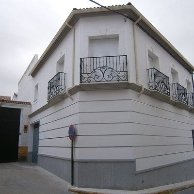 Vviienda unifamiliar y garaje