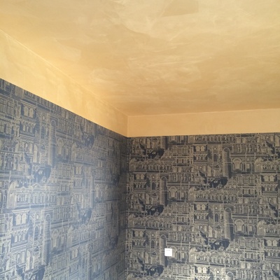 Papel y estuco metálico