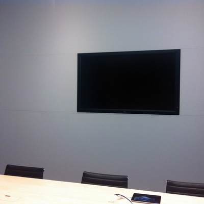 Pared con pantalla, firma americana de informática