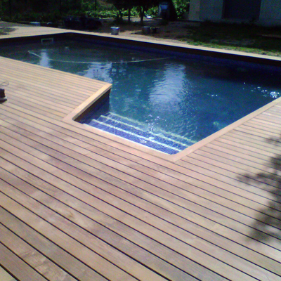 Parquet exterior.